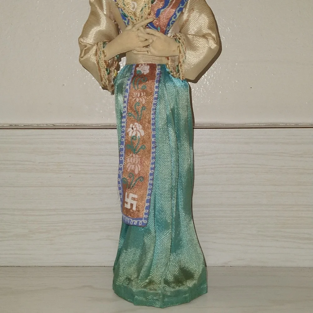 Vintage Japanese Geisha Oriental Doll Wooden Base
